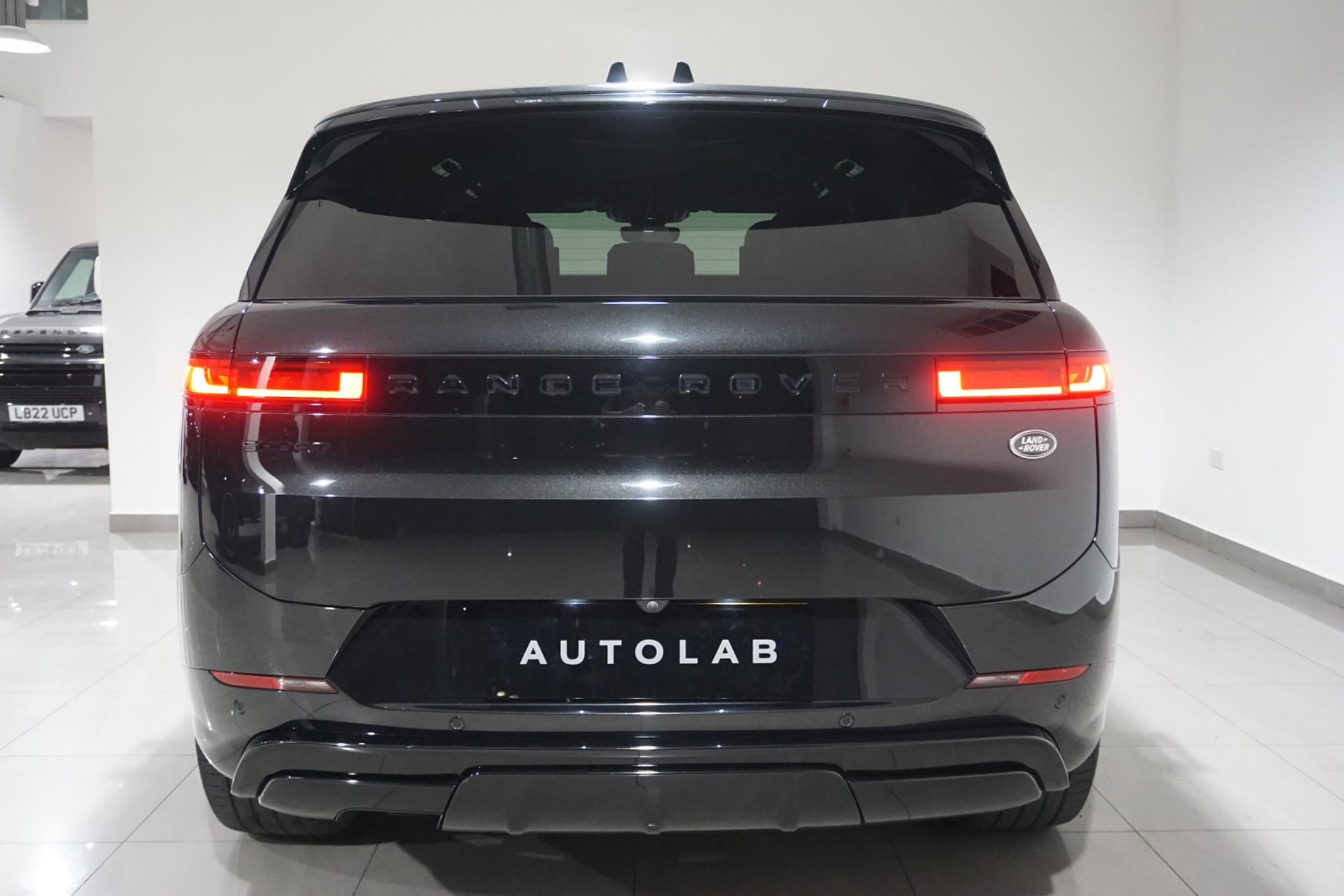 Land Rover Range Rover Sport 3.0 D300 MHEV Dynamic SE Auto 4WD Euro 6 (s/s) 5dr